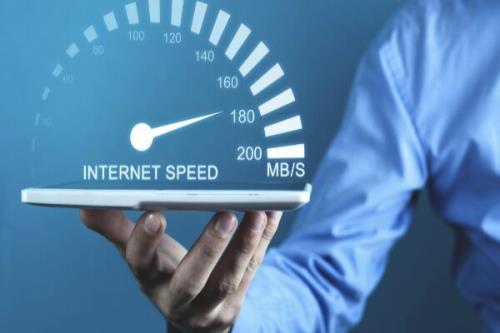 بررسی مقایسه ای سرعت اینترنت موبایل و ثابت